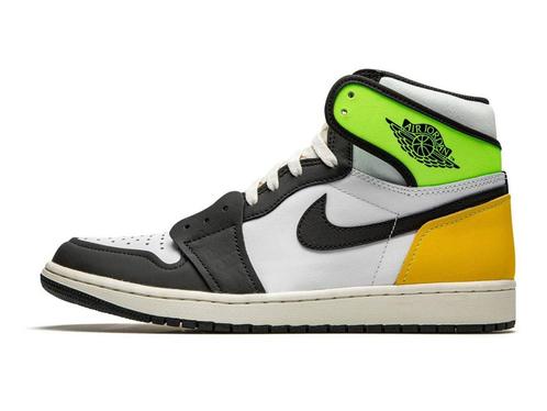 Air Jordan 1 Retro High OG Volt University Gold - Maat 44 EU, Kleding | Heren, Schoenen, Ophalen of Verzenden