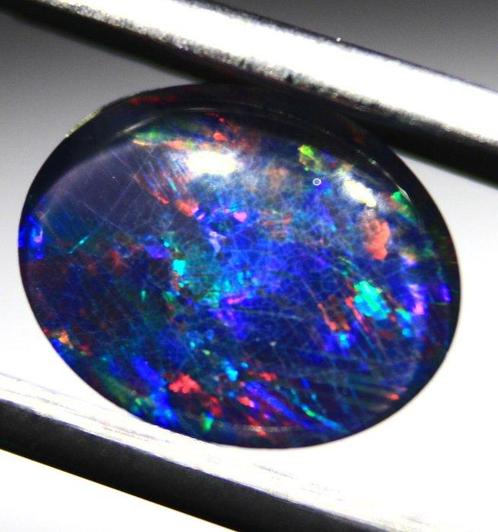 Cts. 2.0 Australien Triplet Opale Cabochon - Hauteur : 10 mm, Verzamelen, Mineralen en Fossielen