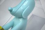 Yoshitomo Nara (1959) - Aomori Dog Piggy Bank Azul, Antiek en Kunst