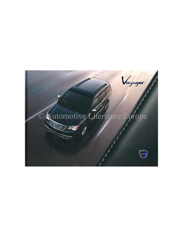 2011 LANCIA VOYAGER HARDCOVER BROCHURE ENGELS, Boeken, Auto's | Folders en Tijdschriften, Ophalen of Verzenden