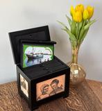 Nederland - Urk van vroeger met havens kerken en