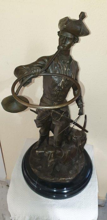 after Moreau - sculptuur, Military Bugler With Hound - 50 kg, Antiek en Kunst, Curiosa en Brocante