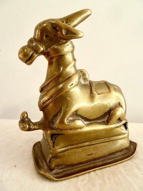 Statuette en laiton représentant le taureau sacré Nandi -, Antiek en Kunst, Kunst | Niet-Westerse kunst