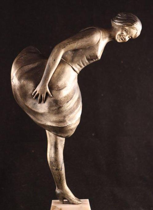 Art Deco beeld uit Parijs - Melo (French) - sculptuur, Dame, Antiek en Kunst, Kunst | Designobjecten