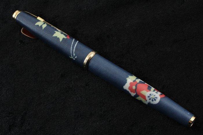 Ferrari - Blue Floral Pattern-Wrapped Body with 18K Fine, Verzamelen, Pennenverzamelingen
