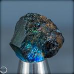 Magnifique cristal saphir bleu très foncé Non traité / Non