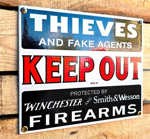 Keep out sign protected with firearms emaille bord, Verzamelen, Merken en Reclamevoorwerpen, Verzenden