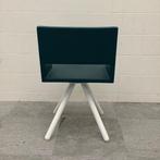 Design L.A.F. Oblique Chair van Jesse Visser, Blauw - wit, Gebruikt