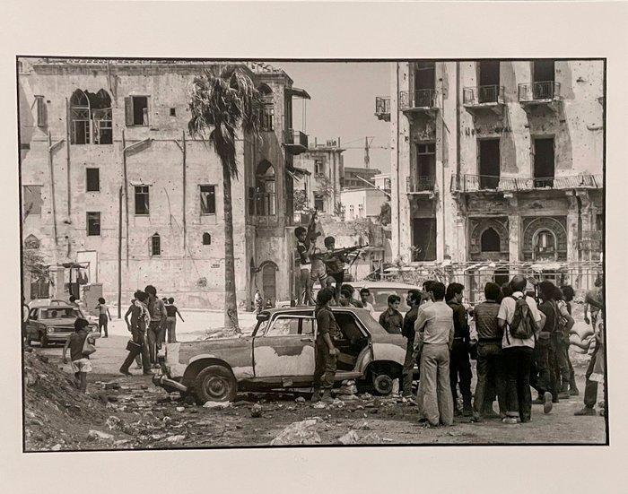 José Nicolas (1956) - Les enfants à la kalach, Beyrouth 1982, Antiek en Kunst, Kunst | Designobjecten