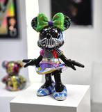 Patryk Konrad - Minnie Mouse Pop Art Sculpture: Holographic