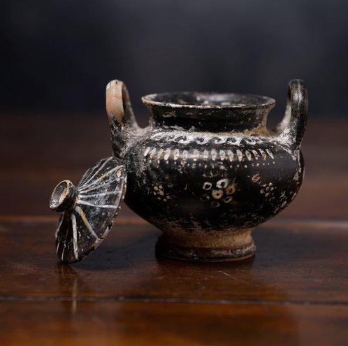 Oud Griekenland, Keramiek Bruiloft Lebes met deksel - 8 cm, Verzamelen, Mineralen en Fossielen