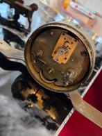 Klok - Messing, Zinklegering - 1920-1930, Antiek en Kunst, Antiek | Klokken