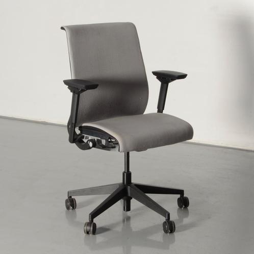 Steelcase bureaustoel, grijs, 4D armleggers, Huis en Inrichting, Bureaustoelen, Gebruikt, Ophalen of Verzenden
