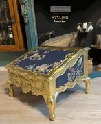 Stylish Interior - Kast - Hout