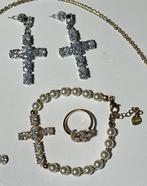 Set met schelpenparels en kruis met zirkonia. Hoge