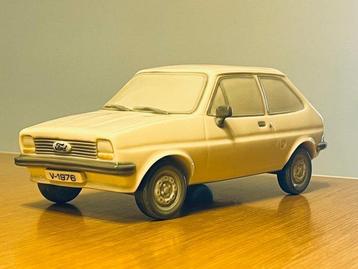 Lladró - Jose Roig - sculptuur, 1976 Ford Fiesta - 10 cm -