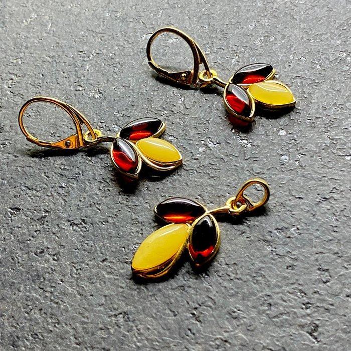 Natuurlijke amberset - hanger en oorbellen in sterling, Antiek en Kunst, Curiosa en Brocante