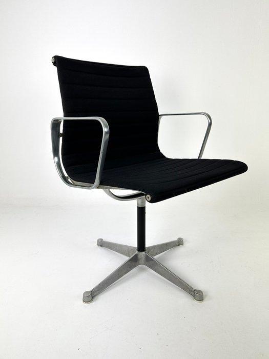 Herman Miller - Charles Eames, Ray Eames - Stoel - EA108 -, Antiek en Kunst, Antiek | Meubels | Stoelen en Sofa's
