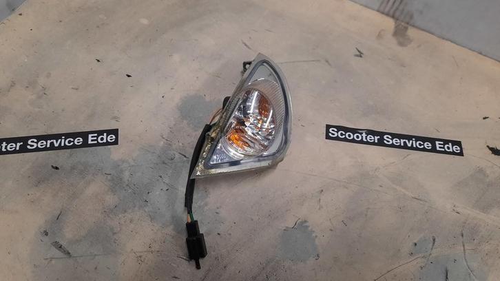 Sym Mio / 2014 / Knipperlicht Links-voor, Vélos & Vélomoteurs, Pièces de cyclomoteur | Scooters, Enlèvement ou Envoi