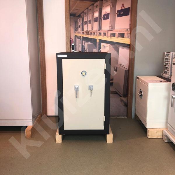 Gebruikte inbraakwerende kluis BK, Huis en Inrichting, Brandblussers en Brandkasten, Gebruikt, Verzenden