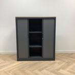 Tweedehands roldeurkast  vv 2 x legbord en sleutel, (hxbxd), Huis en Inrichting, Kasten | Roldeurkasten en Archiefkasten, Gebruikt