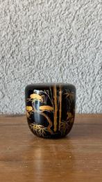 Natsume - gouden maki-e, met het klassieke motief van