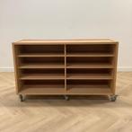 Verrijdbare houten schoolkast, vv 6 legborden, Klassehout, Huis en Inrichting, Kasten | Overige, Gebruikt