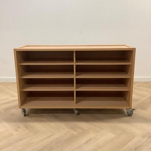 Verrijdbare houten schoolkast, vv 6 legborden, Klassehout, Huis en Inrichting, Kasten | Overige, Gebruikt