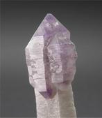 AMETHIST haar Kristal op matrix - Hoogte: 5.5 cm - Breedte: