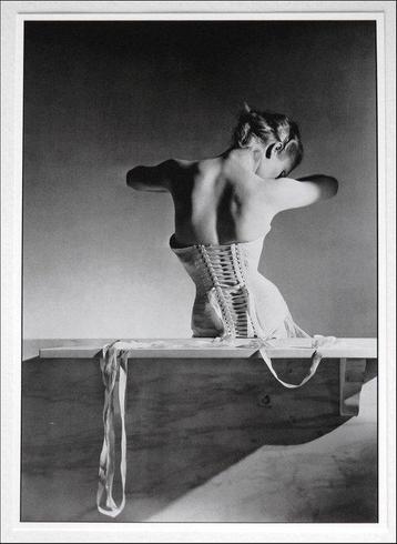 Horst P. Horst - The Mainbocher Corset. VOGUE, 1939. CONDÉ