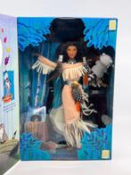 Mattel  - Barbiepop Disneys Pocahontas Feathers in the Wind, Antiek en Kunst