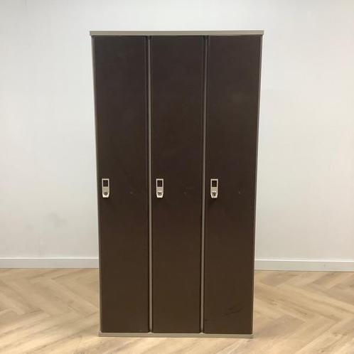Lockerkast / garderobekast vv 3 deuren met sleutel, (hxbxd), Huis en Inrichting, Kasten | Lockerkasten, Gebruikt
