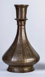 Surahi, élégante carafe à vin réalisée en fusion de bronze à, Antiek en Kunst