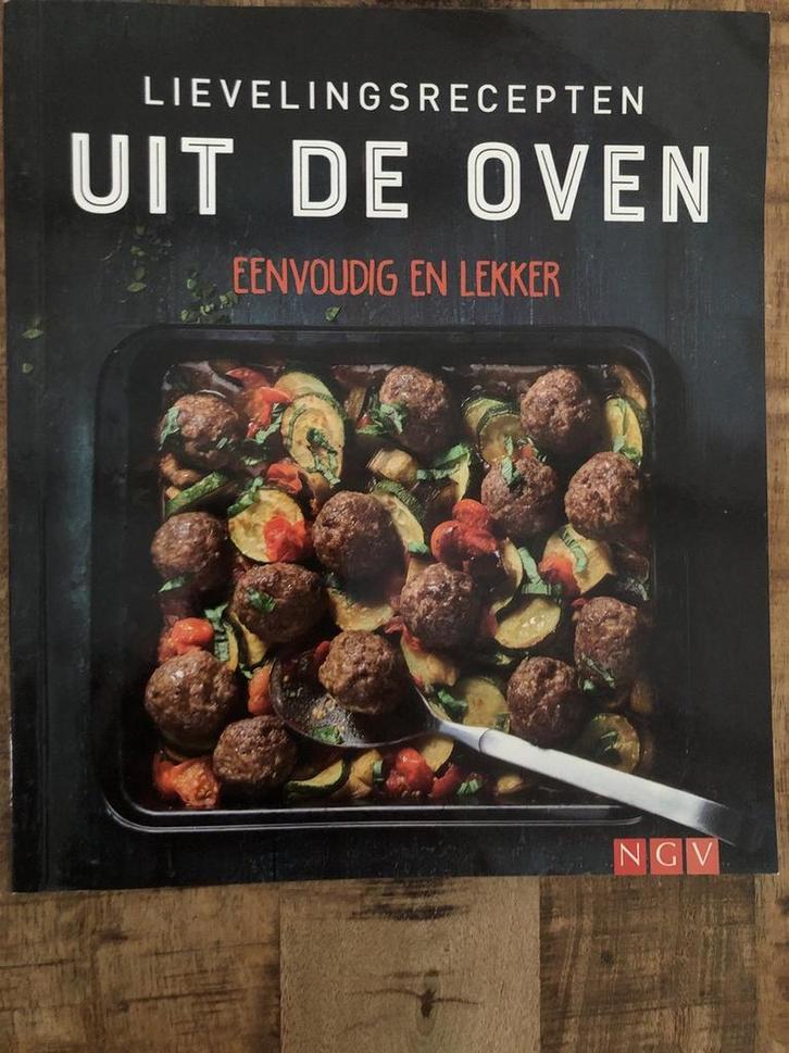 Lievelingsrecepten uit de oven 9783625185871, Boeken, Overige Boeken, Zo goed als nieuw, Verzenden