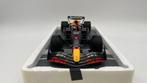 Minichamps 1:18 - Modelauto - Red Bull Racing RB18 M., Hobby en Vrije tijd, Nieuw