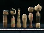 Lot de 6 / Kokeshi japonaises vintage en bois (H : 9–16 cm)