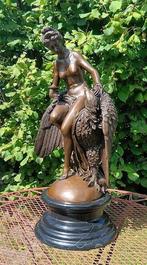 sculptuur, Hebe en de adelaar - 50 cm - brons marmer, Antiek en Kunst