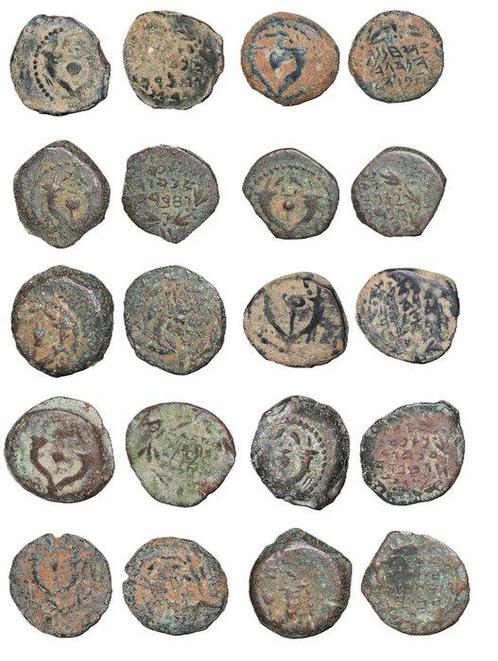 Maccabean Bronze Hasmonean Coin. Prutah mint of Jerusalem., Postzegels en Munten, Munten | Europa | Niet-Euromunten