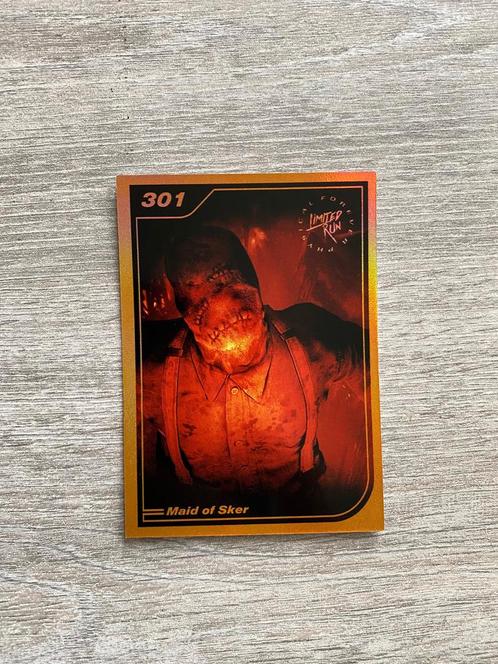 Gen2 #301 Gold Maid of sker Limited run games Trading card, Hobby en Vrije tijd, Verzamelkaartspellen | Overige, Zo goed als nieuw
