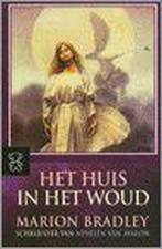 Huis in het woud 9789046120309 Marion Zimmer Zimmer Bradley, Boeken, Verzenden, Gelezen, Marion Zimmer Zimmer Bradley
