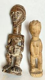 Twee oude spirituele figuren met wat schade - Congo - DR
