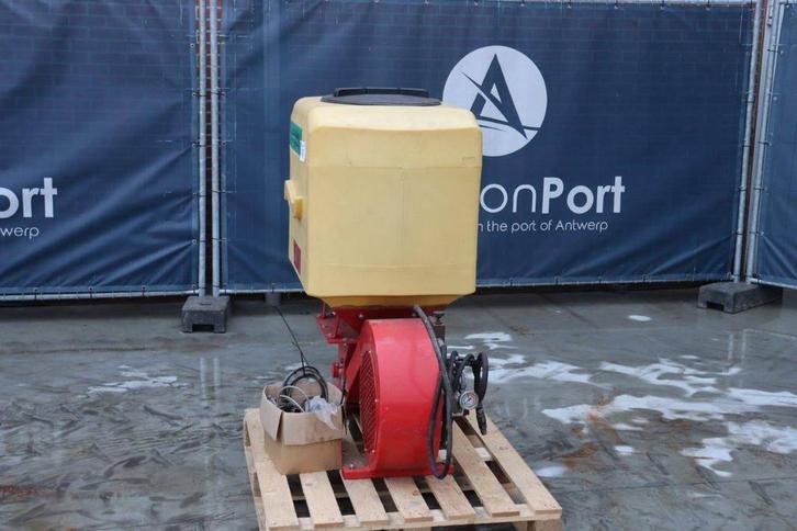 Veiling: Zaaimachine Pneumatisch Technik Plus, Articles professionnels, Agriculture | Outils, Enlèvement