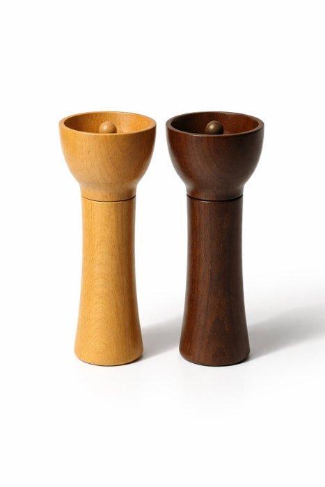 Oliver Hemming - Zout- en pepervaatjes (2) - Spice Boy -, Antiek en Kunst, Antiek | Meubels | Stoelen en Sofa's