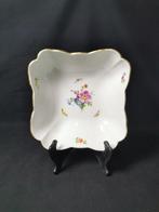 KPM - Osier e fiori con farfalla - 2 Insalatiere a, Antiek en Kunst