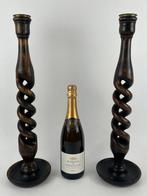 Kandelaar Een paar grote kandelaars in barley-twist-stijl