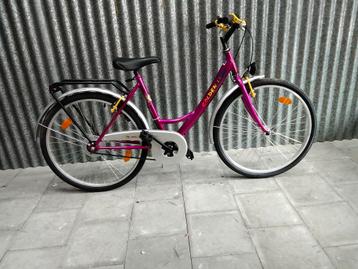 Damesfietsen beschikbaar voor biedingen
