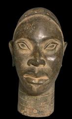 Tete commémorative - Hoofd van een figuur - tête de reine