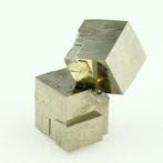 Livraison gratuite ! Pyrite amas de cristaux - Hauteur : 4.9