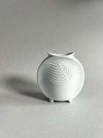 AK Kaiser - M. Frey - Vase (2) - Biscuit de porcelaine -