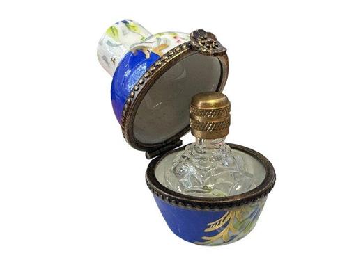 Flacon de parfum dans une boîte en porcelaine - Porcelaine -, Antiek en Kunst, Antiek | Overige Antiek
